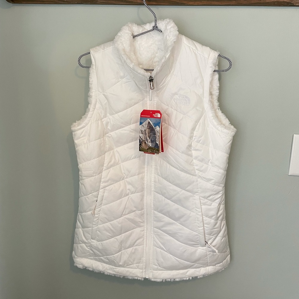 The North Face White reversible vest - Size small/ relaxed fit